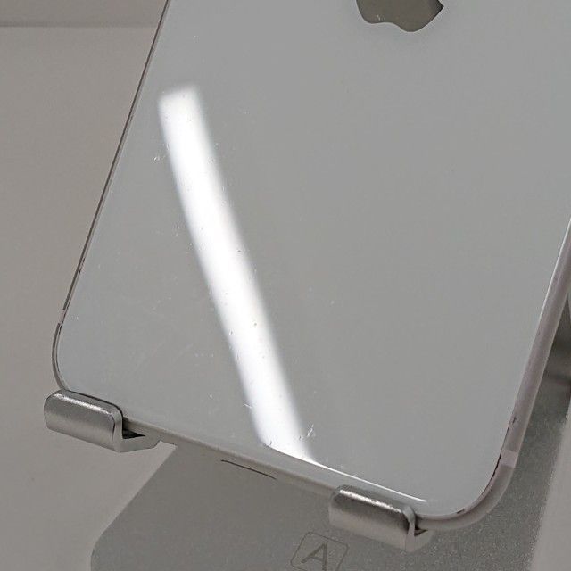 iPhoneSE 第2世代 64GB ドコモ ホワイト 送料無料 本体 c20307 - メルカリ