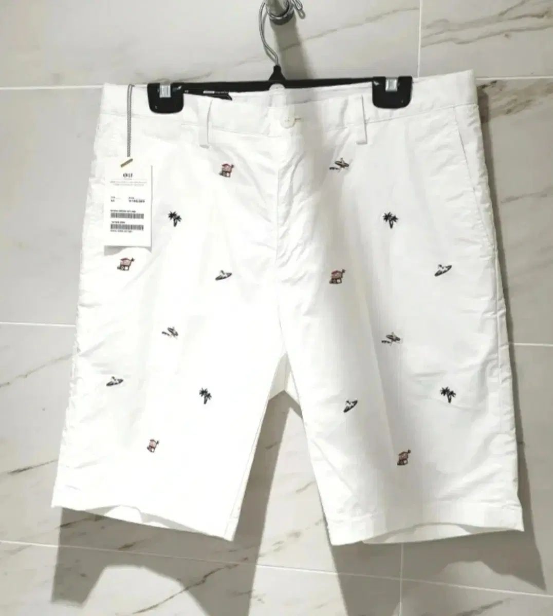 HAZZYS（ヘジス） 白 パータン ハーフパンツ (84 32) 新品