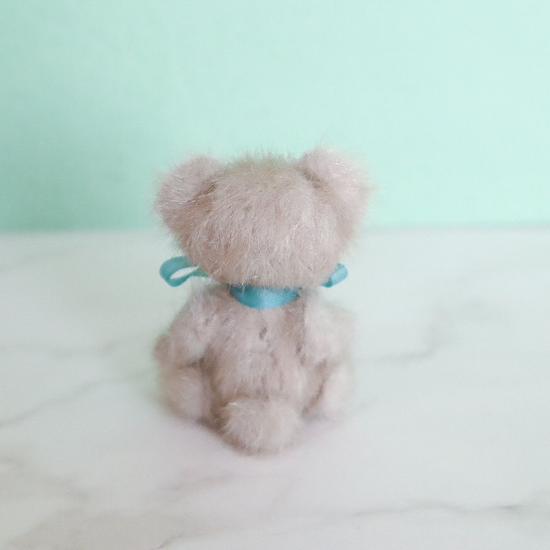 くま・暗いベージュ ハンドメイド ミニチュア テディベア ミニチュア