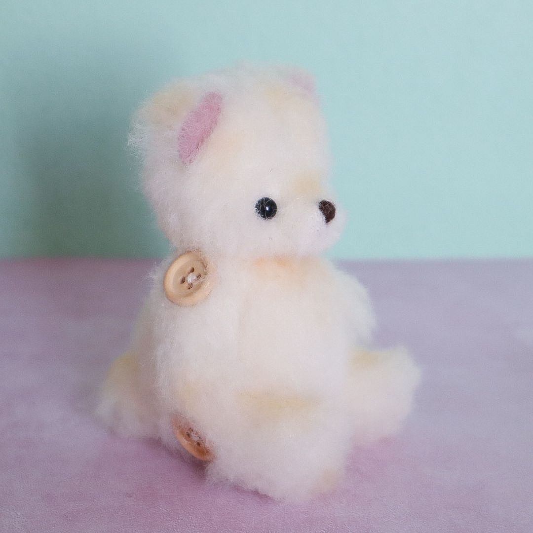シンプルなくまのぬいぐるみA ハンドメイド ミニチュア テディベア