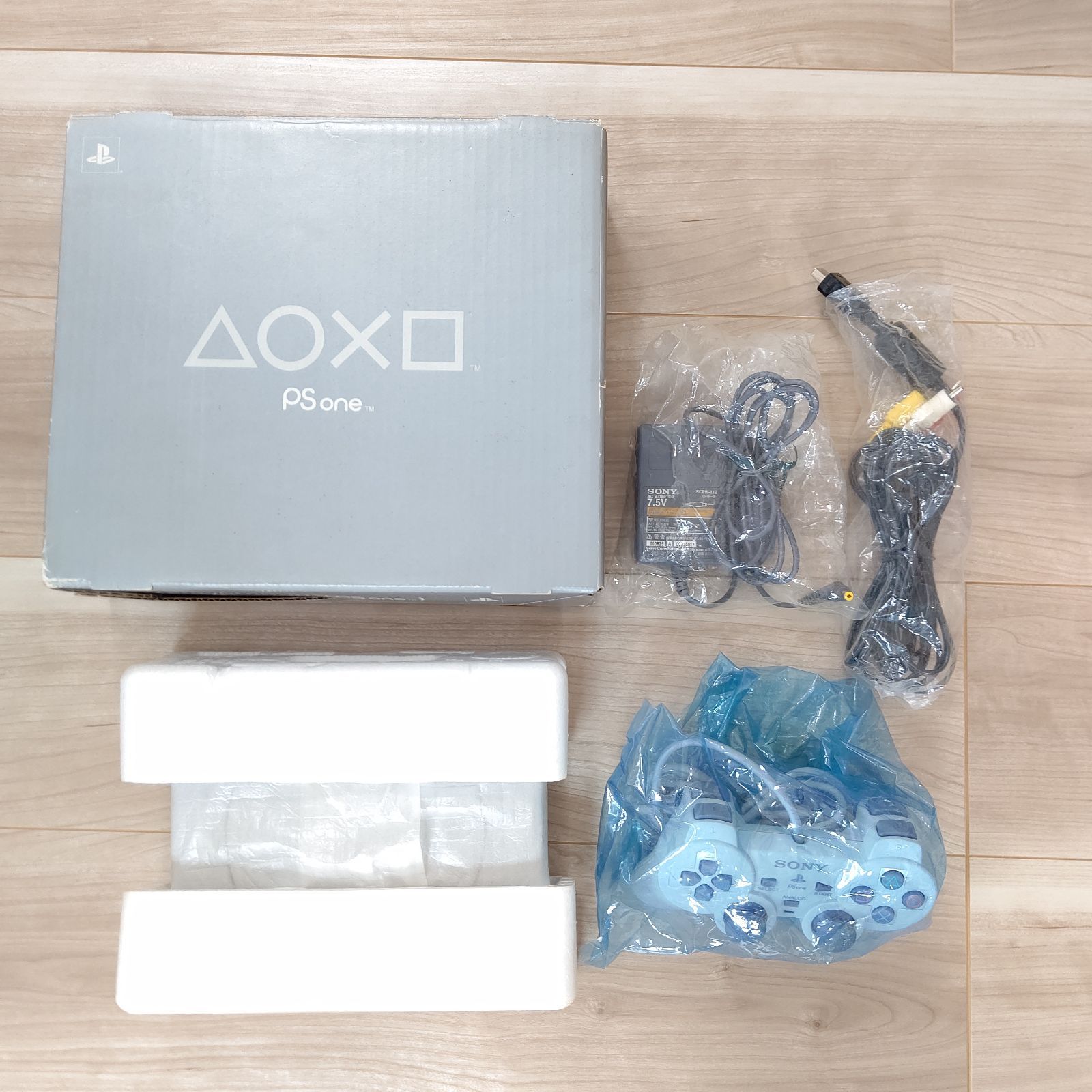 美品　ソニー　プレイステーション PSONE ゲーム機　プレステ　セット　小型機