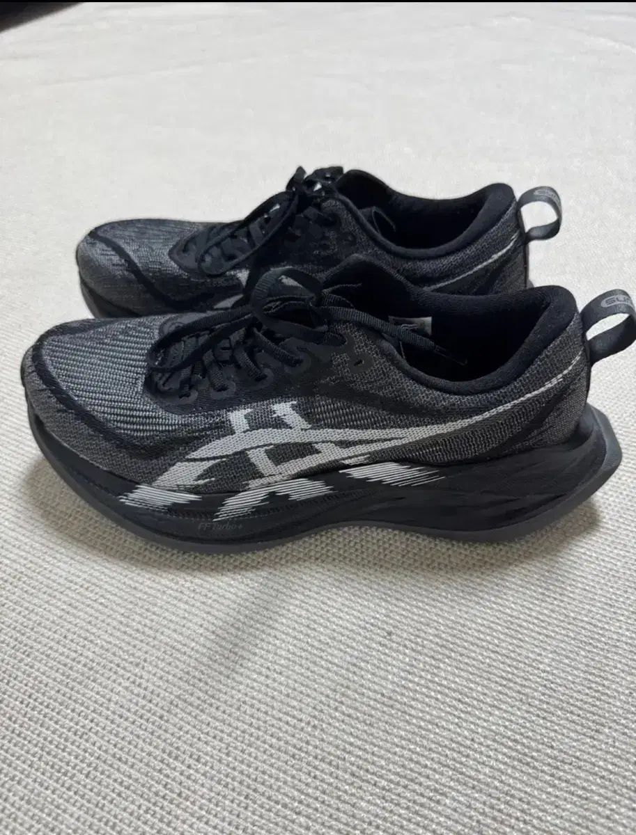アシックス SUPERBLAST 25.5cm