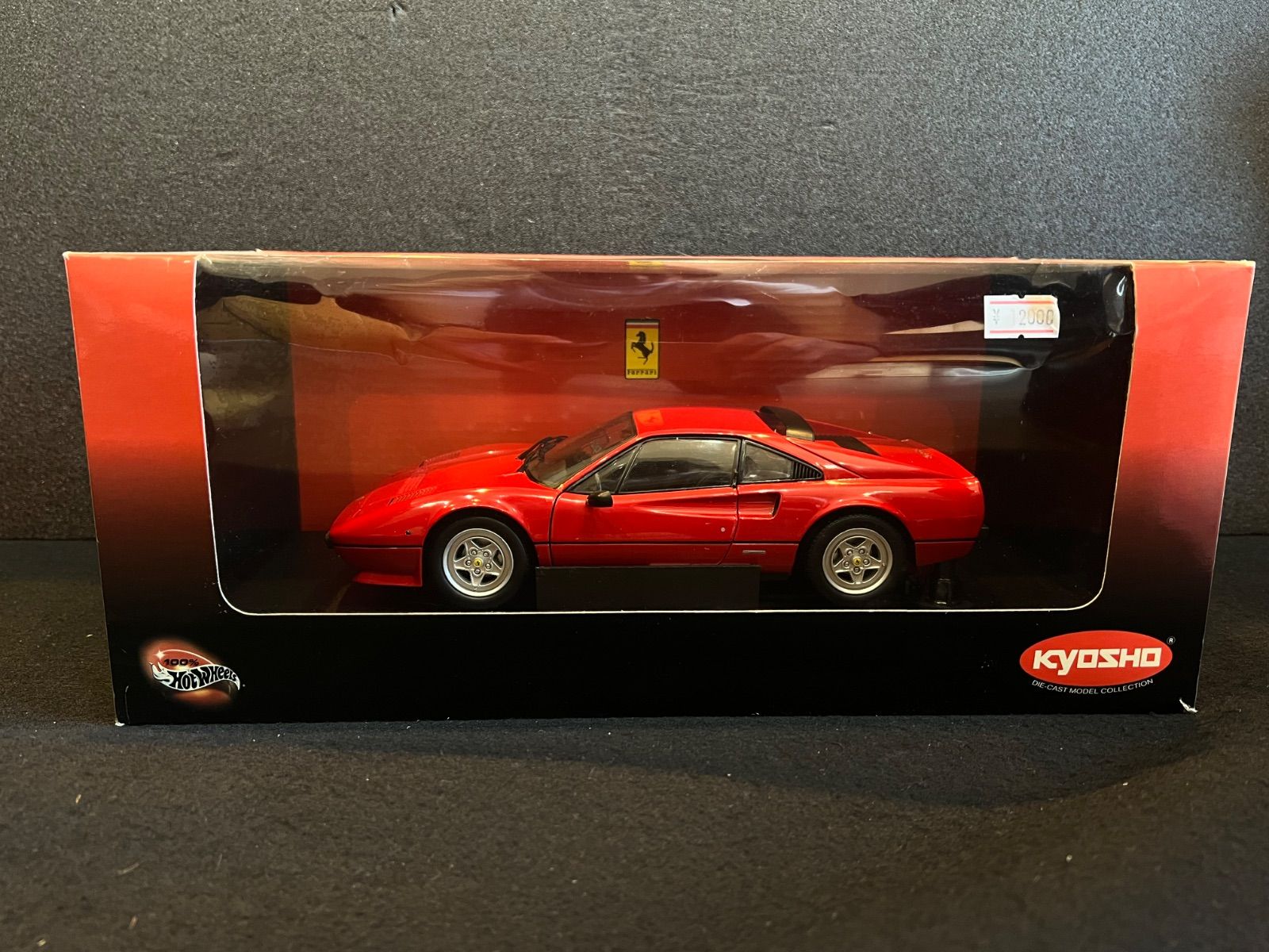 【KYOSHO / FERRARI 308 GTB 】 1 : 18 フェラーリ quattovalvole ミニカー
