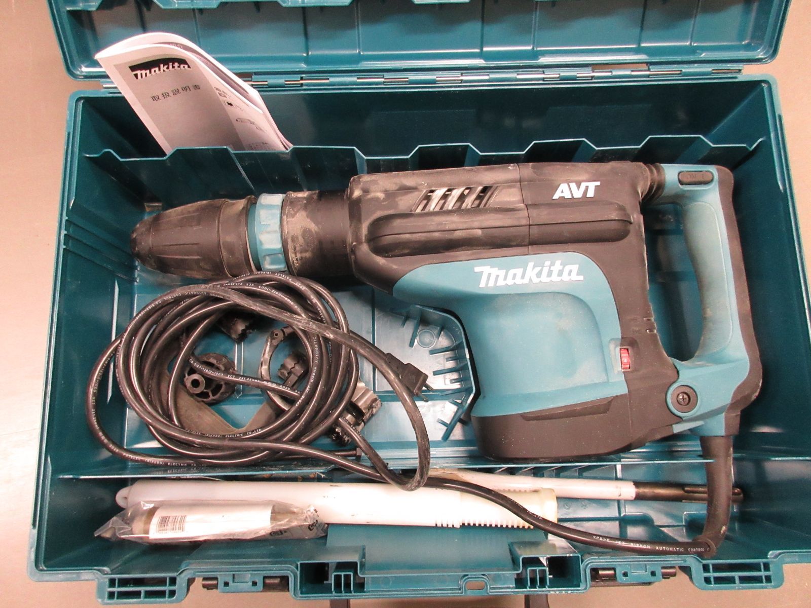 【中古】マキタ　HM123C　電動ハンマ　　斫り機　ピック　解体　ハツリ工具