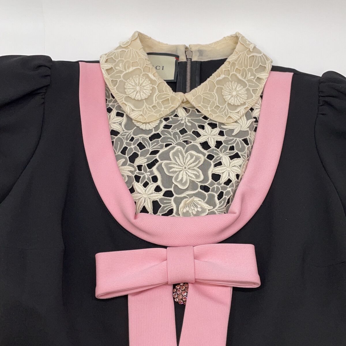 GUCCI グッチ 467502 ブラック×ピンク エンブロイダリーレースカラーリボンデザイン半袖ワンピース S GUCCI グッチ 467502 ブラック×ピンク エンブロイダリーレースカラーリボンデザイン半袖ワンピース S