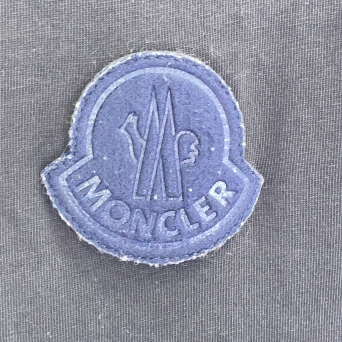 MONCLER モンクレール 国内正規 23年 I20918C00069 ブラック ロゴワッペン 半袖Tシャツ L MONCLER モンクレール 国内正規 23年 I20918C00069 ブラック ロゴワッペン 半袖Tシャツ L