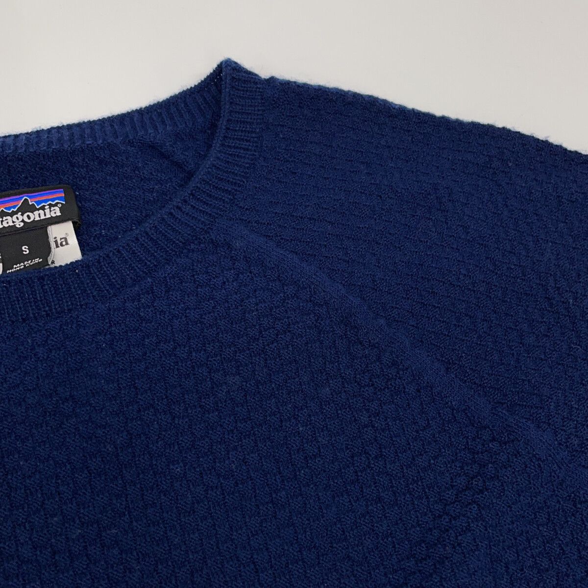 patagonia　パタゴニア　ネイビー 36515 キャプリーン エア クルー ロングシャツ　S