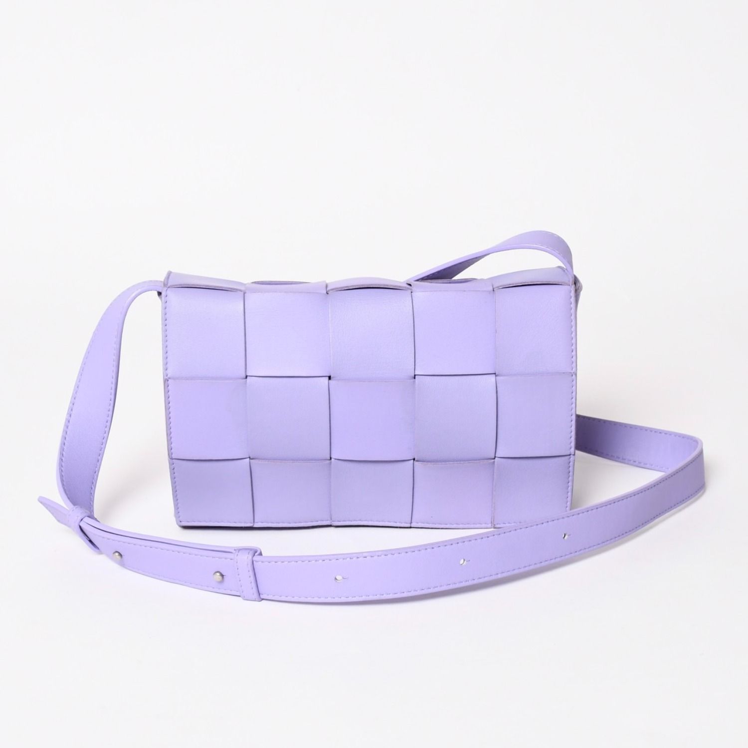 極美品 BOTTEGA VENETA ボッテガヴェネタ カセット ショルダーバッグ イントレチャート レザー パープル 649601 中古 4a003219