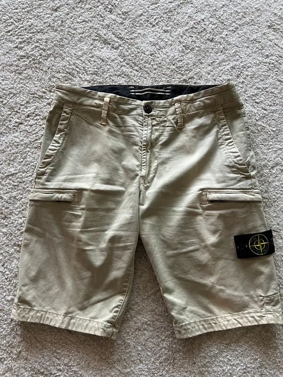 STONE ISLAND ストーンアイランド ハーフパンツ