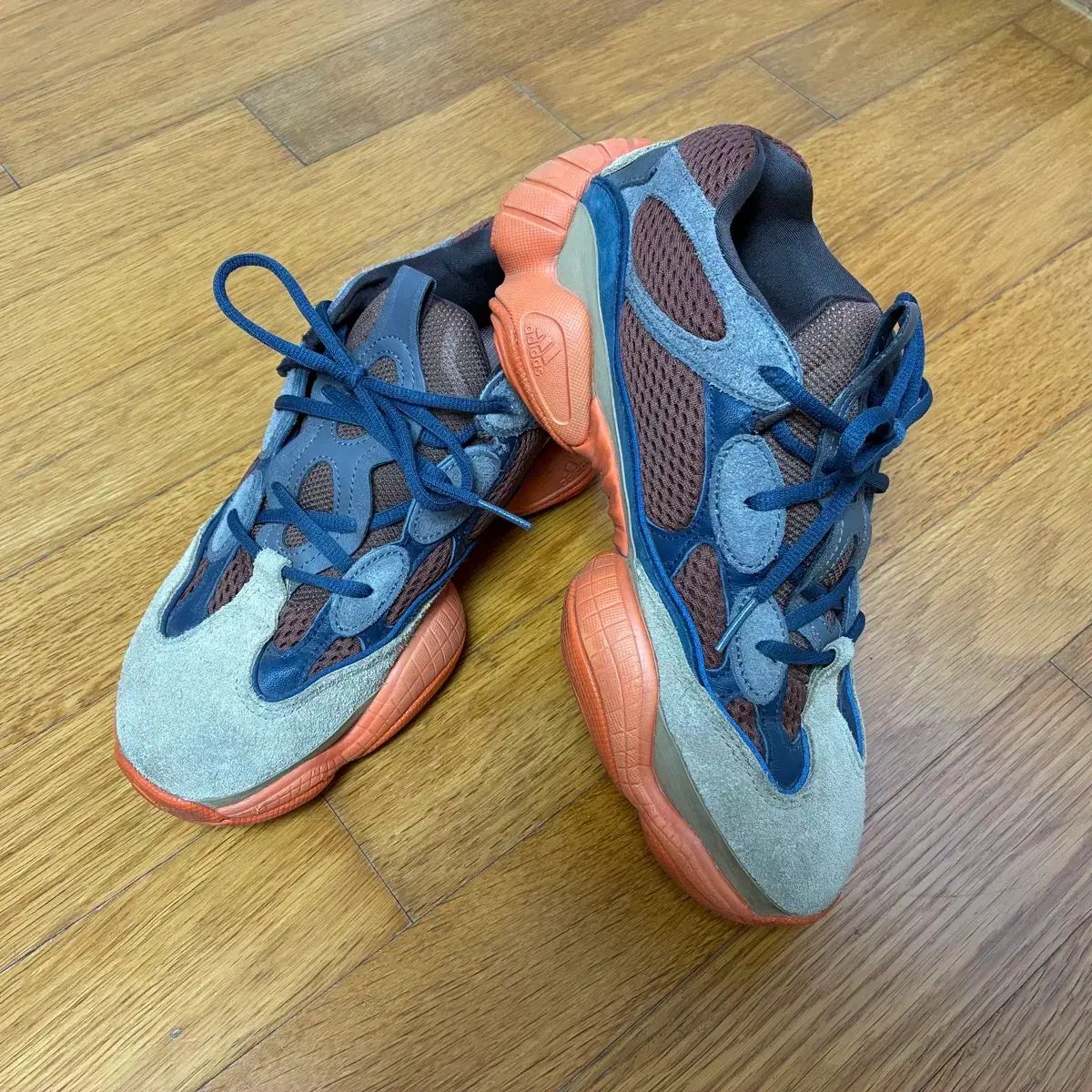255 イージー 500 インフレイム (YEEZY 500 ENFLAME)