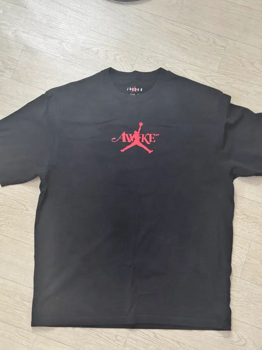 ジョーダン x アウェイク NEW YORK Tシャツ 出品