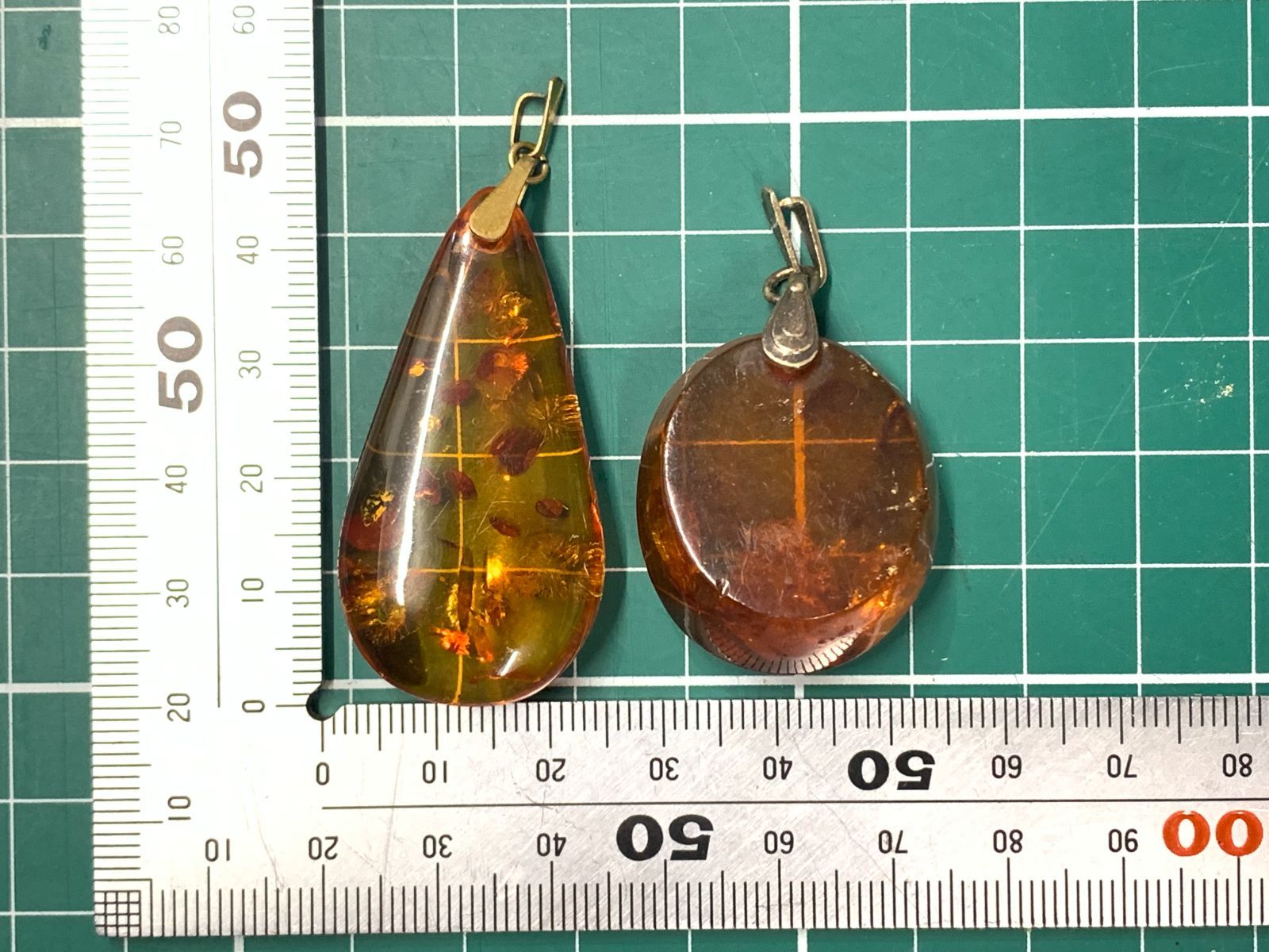 アンバー ペンダントトップ 2点セット 大粒 ドロップ オーバル 琥珀 こはく ネックレスパーツ ヴィンテージ