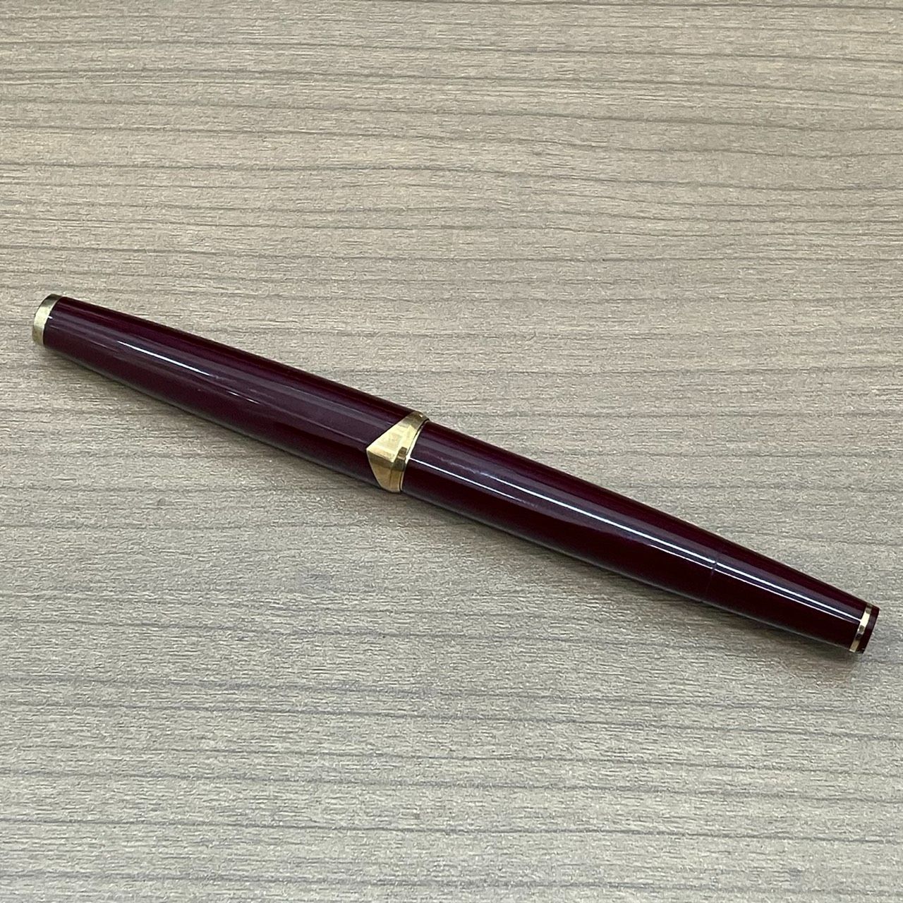 【長】Mont Blanc モンブラン 万年筆 細字 750刻印 えんじ色 ※イニシャル刻印あり【1475HK】E31