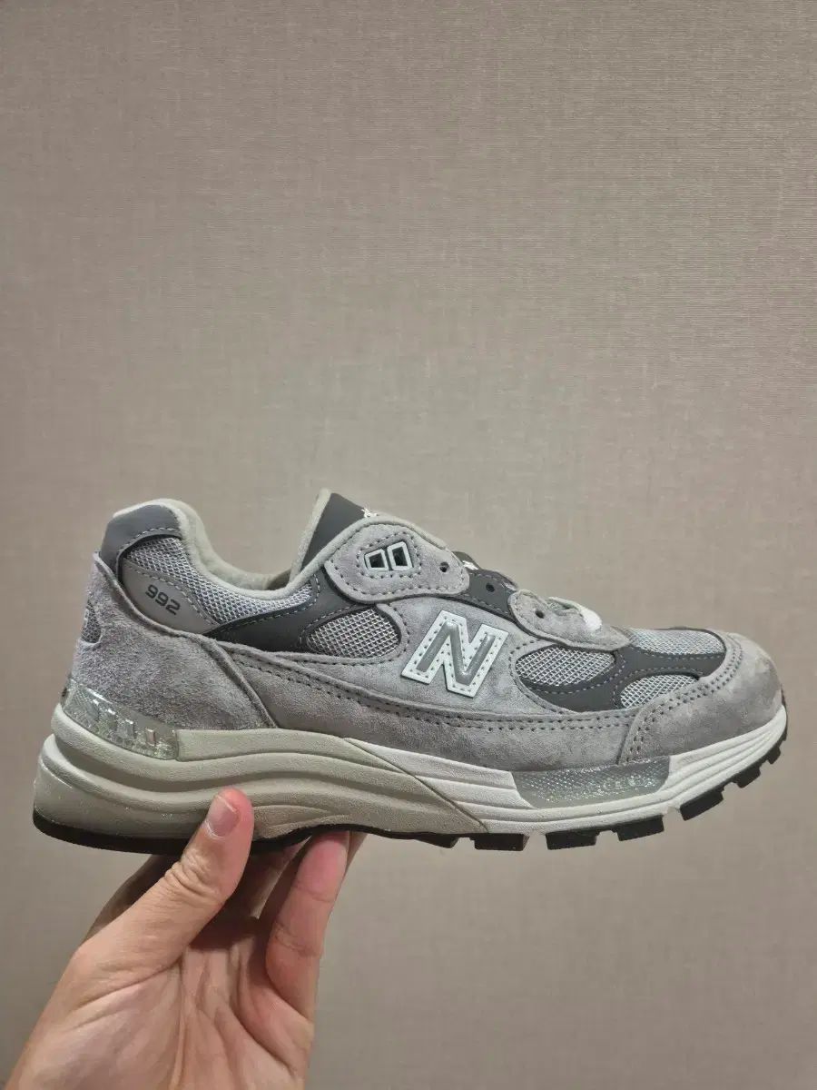 新品/300 ニューバランス 992 メイド イン USA コア グレー