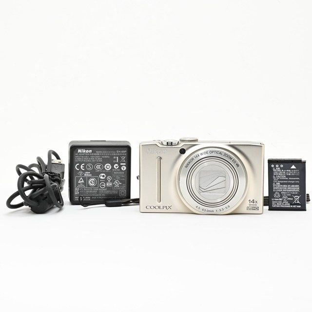＜並品＞ Nikon COOLPIX S8200 プラチナシルバー S8200SL｜コンパクトデジタルカメラ｜動作良好｜実用品｜液晶に黒線・小傷あり｜外観小傷あり｜まだまだ使えるモデル