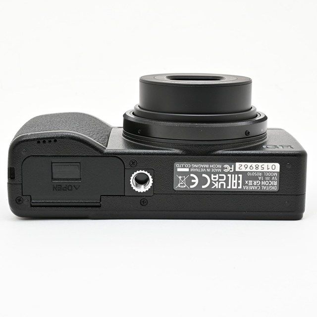 良品＞ RICOH GR IIIx｜高級コンパクトデジタルカメラ｜シャッター数
