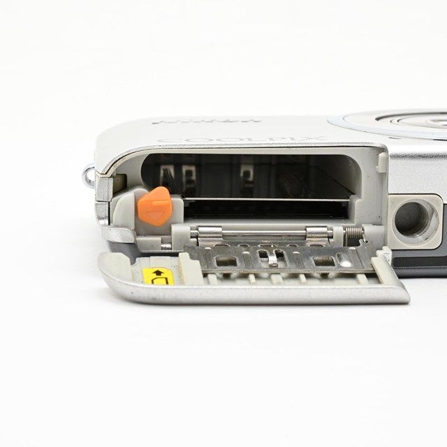 良品＞ Nikon COOLPIX S3500 クリスタルシルバー S3500SL｜光学7倍