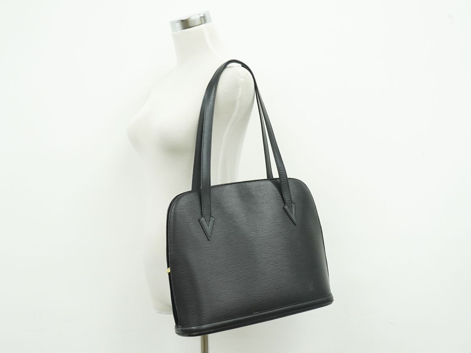 本物 ルイヴィトン LOUIS VUITTON LV リュサック エピ レザー