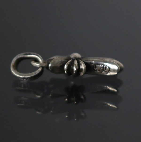 CHROME HEARTS 新宿店 クロムハーツ 新型 ベイビー ファットクロス ペンダント チャーム メンズ シルバー SV925 31260 CHROME HEARTS 新宿店 クロムハーツ 新型 ベイビー ファットクロス