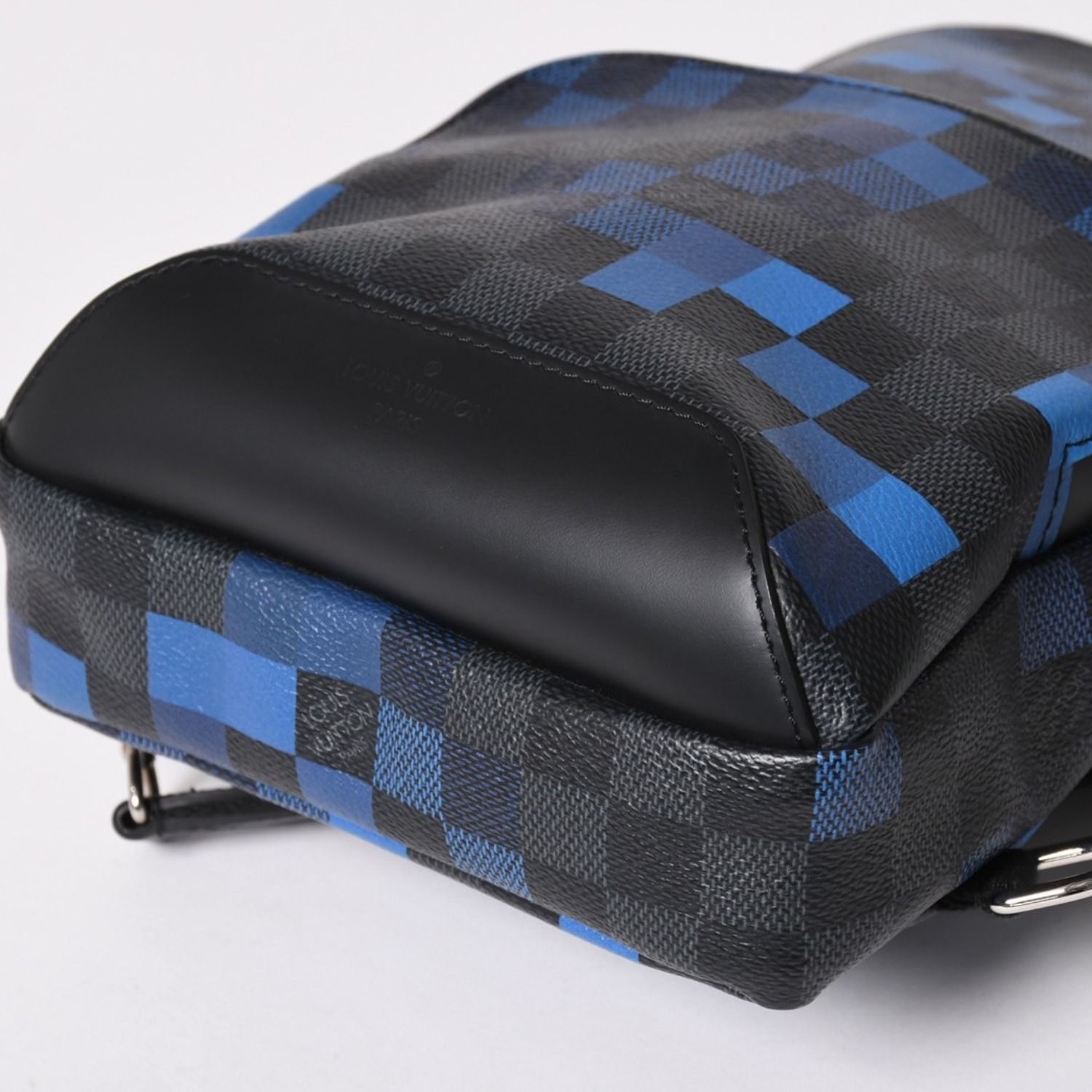 極美品 LOUIS VUITTON ルイヴィトン ボディバッグ ブラック ブルー 