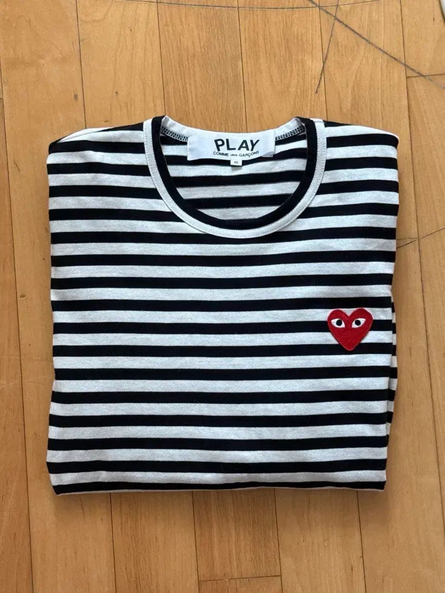 COMME des GARCONS PLAY ストライプ 長袖Tシャツ ブラック (メンズ スモールサイズ)