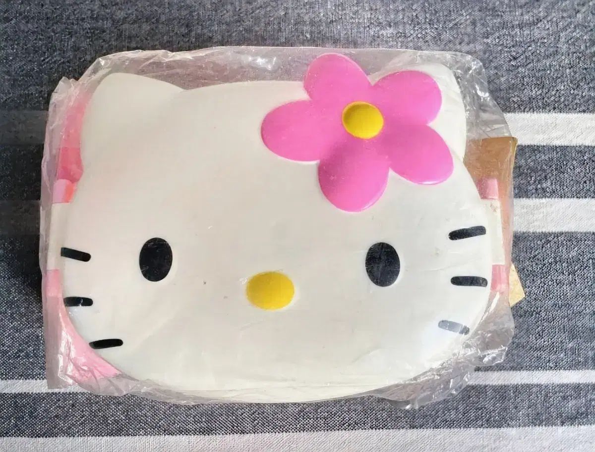 ハローキティ立体2段弁当 カオハナ ハローキティ弁当