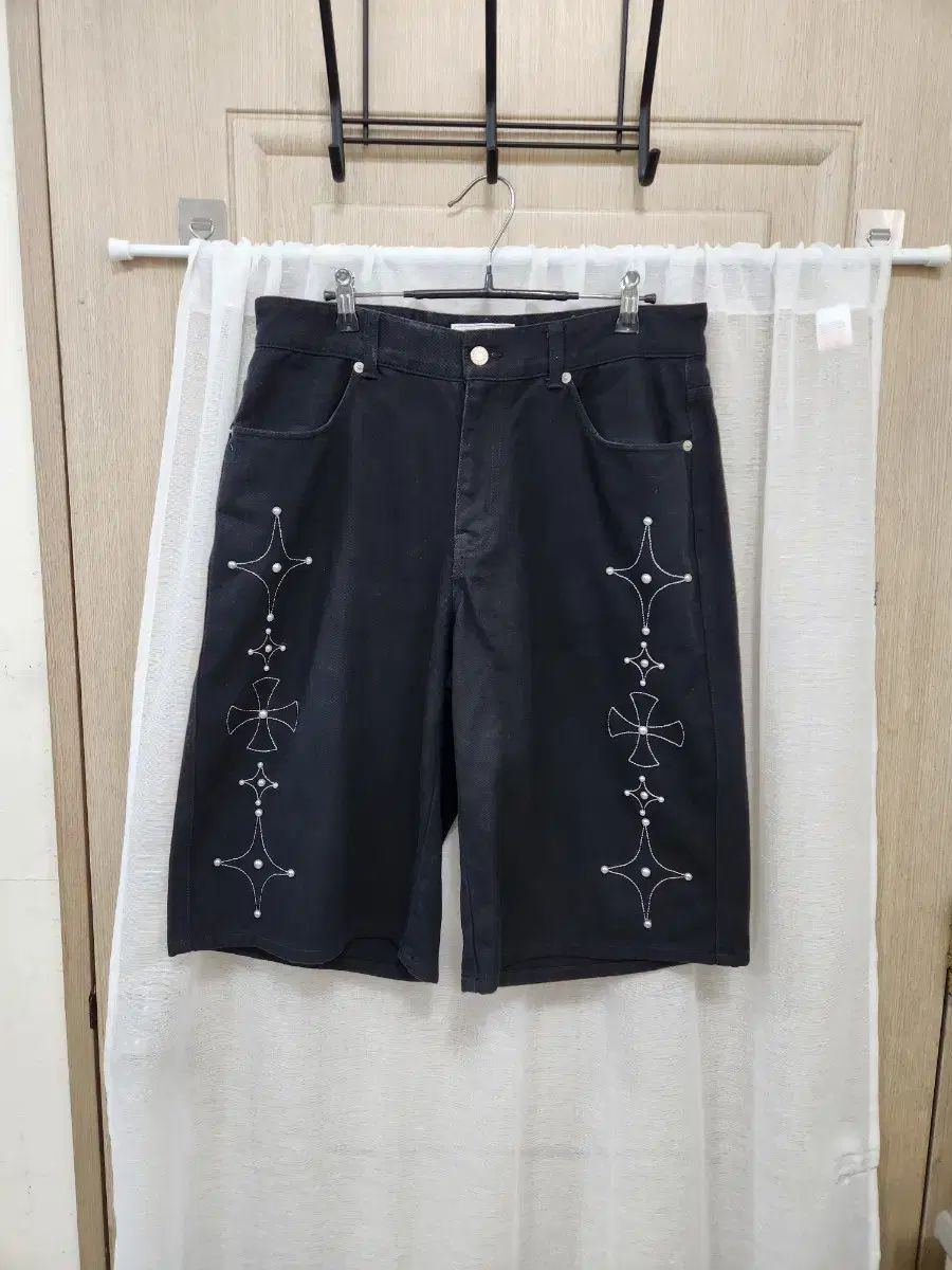 CRITIC ブラック 十字架 刺繍 ハーフパンツ L ( 33 )