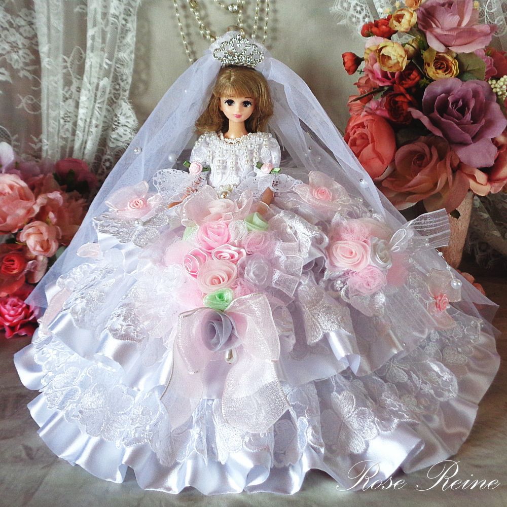 June brideピュアホワイトの優美なウエディングドレス パール付きロングベール豪華4点セット