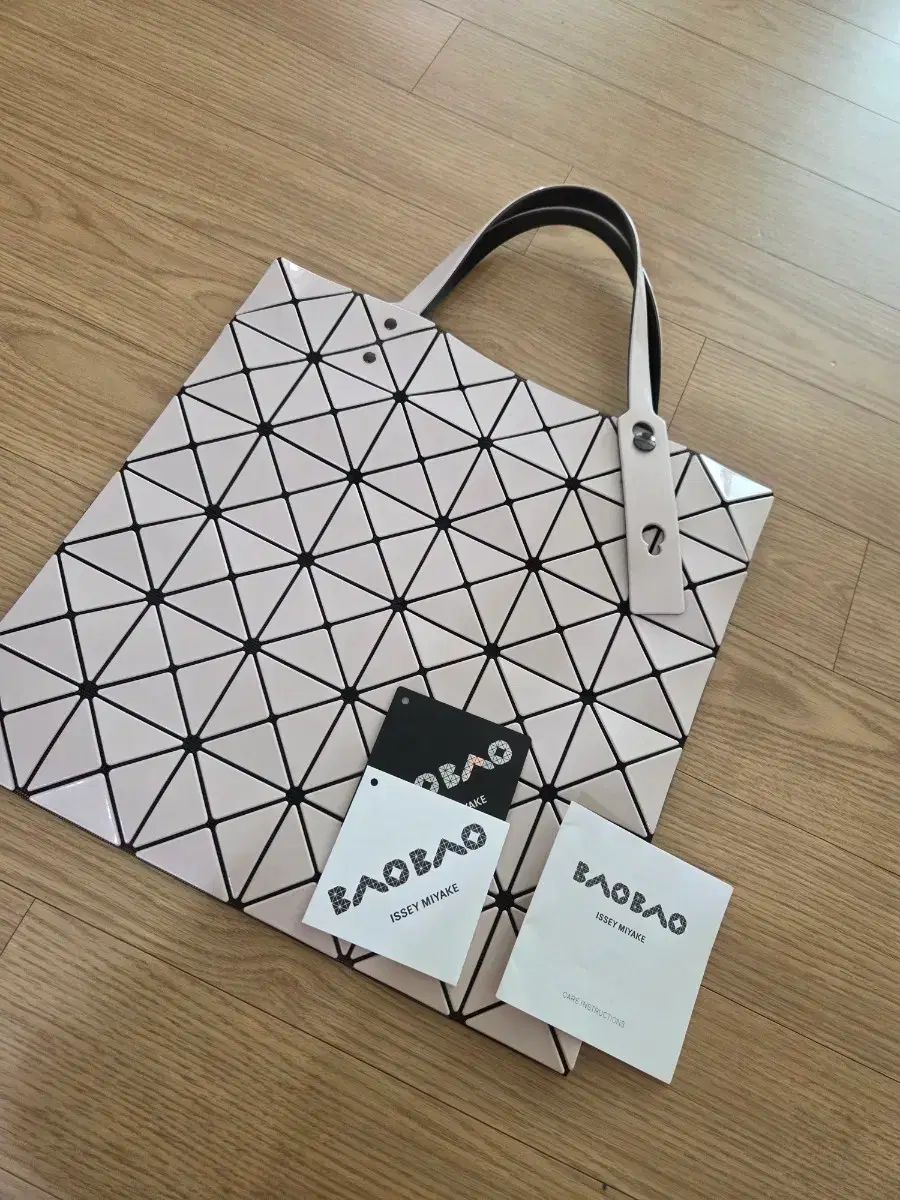 BAO BAO ISSEY MIYAKE バオバオイッセイミヤケ ルーセント 百貨店購入 ハングルタグ 試着のみ バッグ