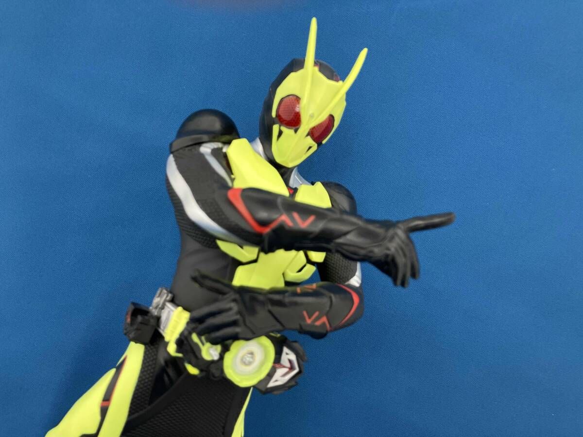 ラストワン賞 SOFVICS 仮面ライダｰゼロワン ライジングホッパｰ 発光ver