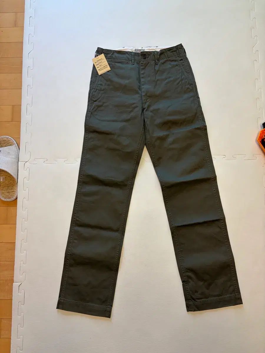 バズリクソンズ チノ オリーブ 31 新品