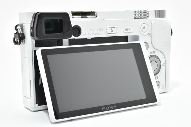 良品＞ SONY(ソニー) ミラーレス一眼 α6000 ボディ ホワイト - メルカリ