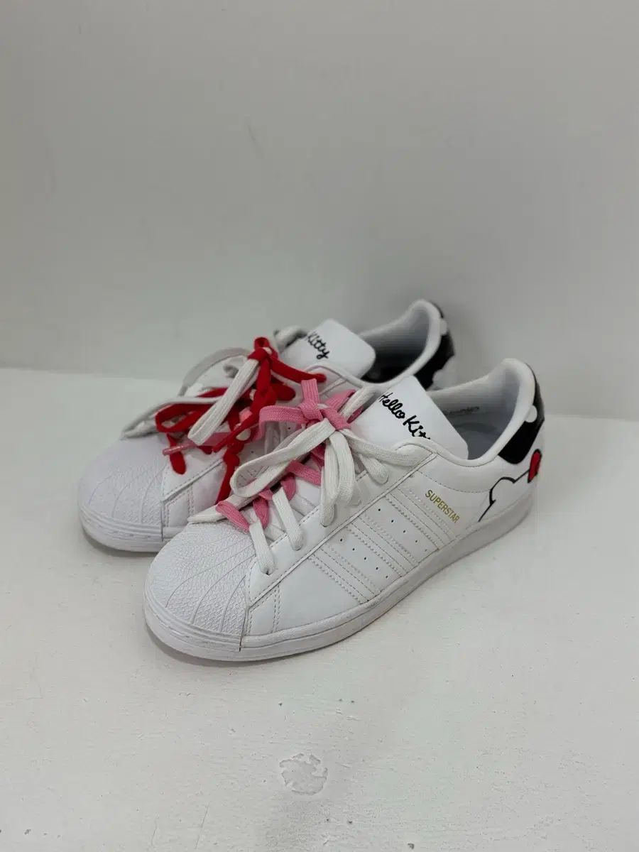 アディダス SUPERSTAR ハローキティ コラボ 白