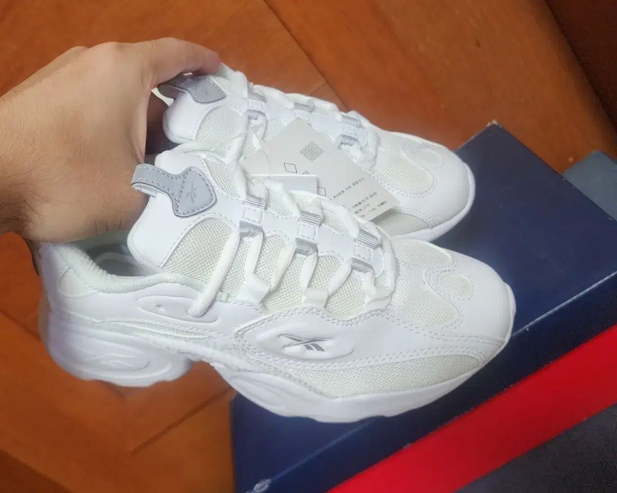 リーボック スニーカー 230 新品 ランニングシューズ