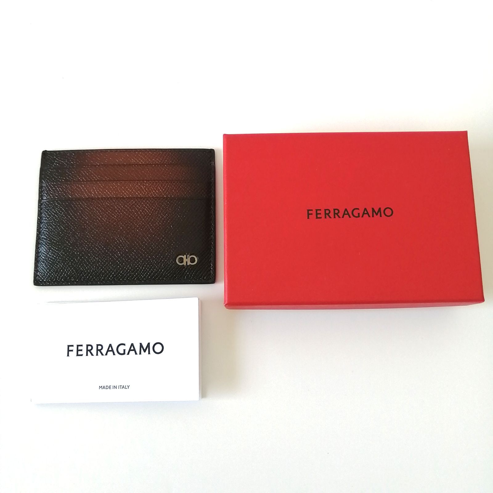 美品　サルヴァトーレ・フェラガモ　Salvatore Ferragamo　カードケース　ダブル・ガンチーニ　434