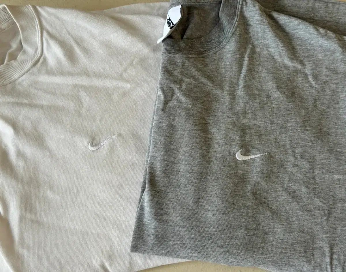 NIKE NRG ソロ スウッシュ Tシャツ DARK GREY & 白 XL
