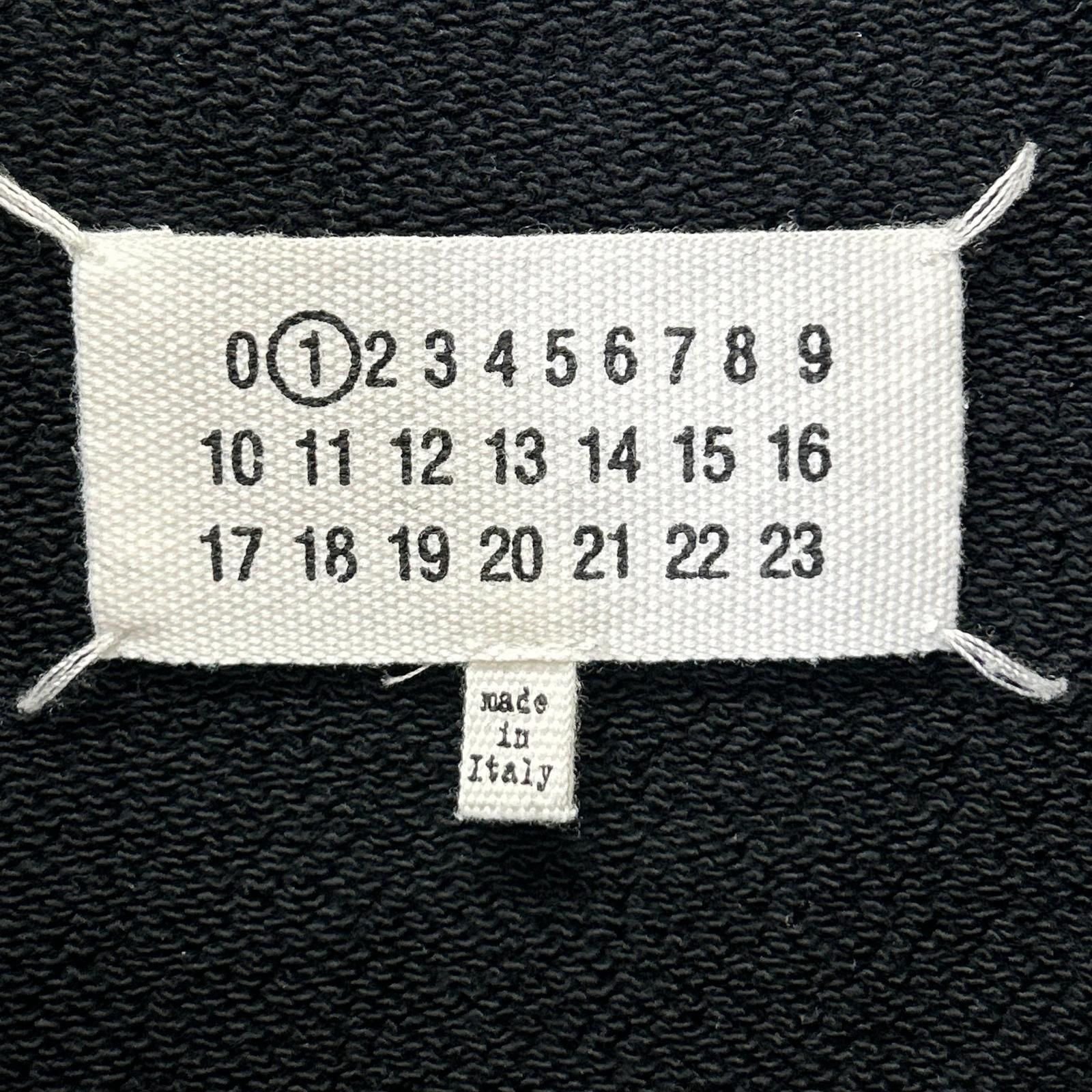Maison margiela メゾンマルジェラ ブラック S51GU0084 21SS Mロゴ刺繍 スウェットシャツ M Maison Margiela メゾンマルジェラ ブラック S51GU0084 21SS Mロゴ刺繍