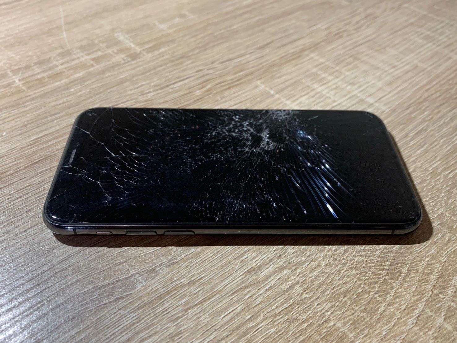 iPhone 11 Pro 64GB スペースグレイ ジャンク品 - メルカリ