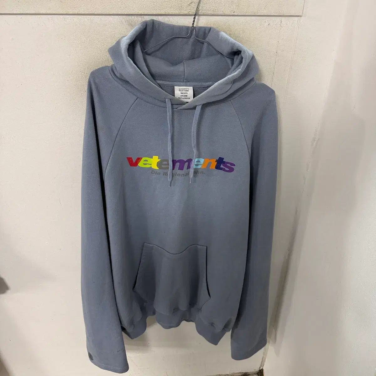 VETEMENTS ヴェトモン フードTシャツ