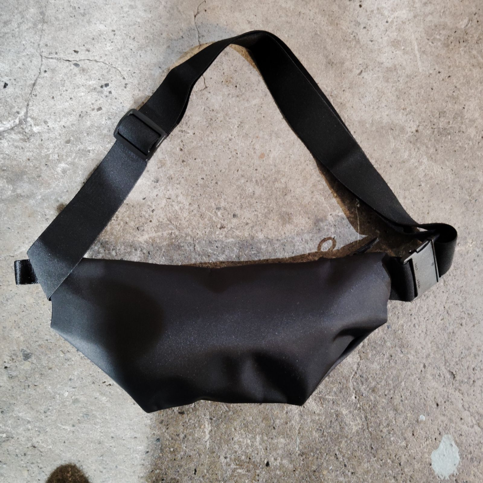 Cote&Ciel Isarau XS Sleek ボディバック ブラック コートエシエル CC 