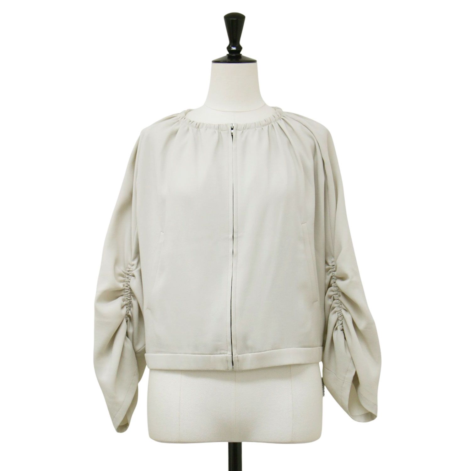 theory luxe セオリーリュクス ブルゾン ベージュ S32(XXS) | 25春夏 タック ギャザースリーブ ノーカラーブルゾン | CLEVEN ARIS | クルーネック クロップド丈 | アウター ジャケット 上着【レディース】【中古】