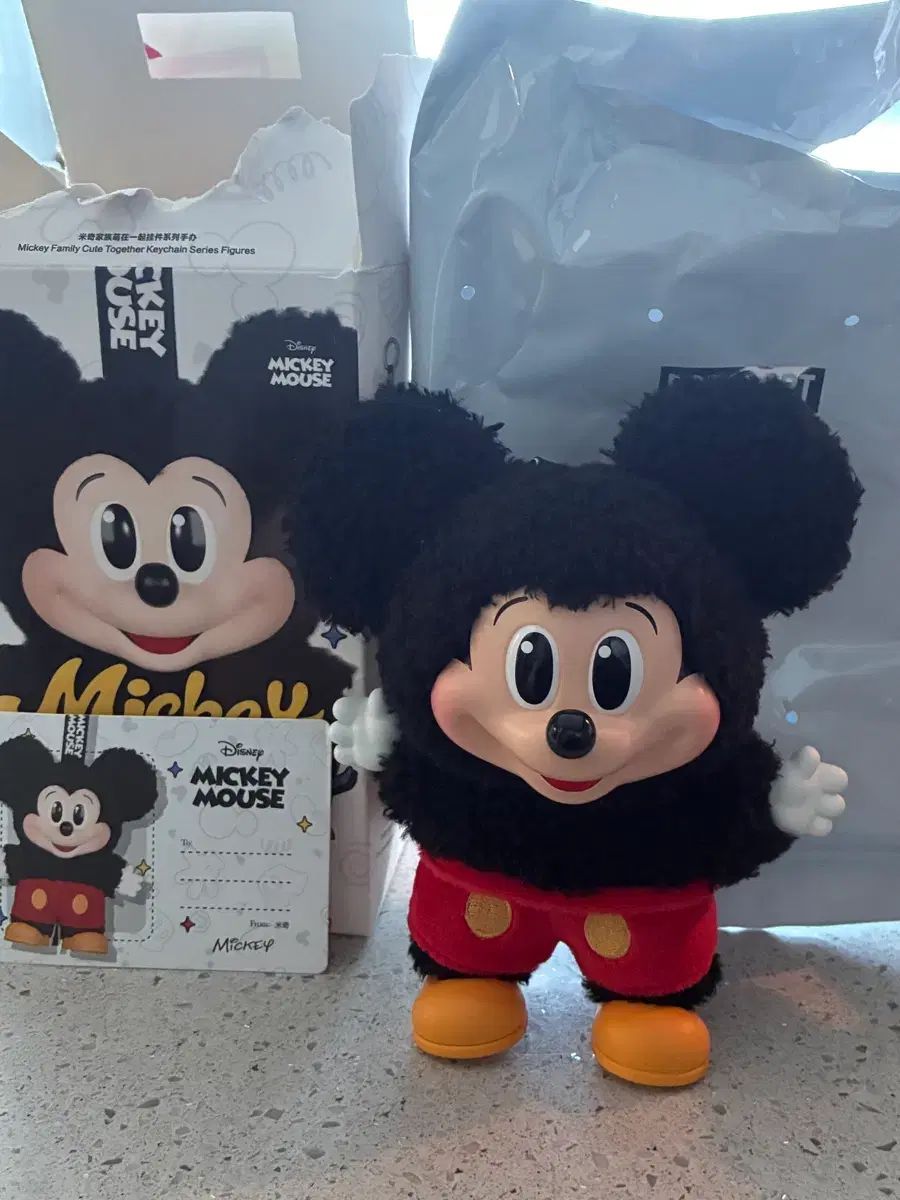 ポップマート正規品 ディズニー ミッキーマウス ぬいぐるみ キーホルダー