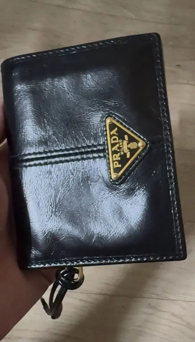 PRADA プラダ 二つ折り財布 ブラック