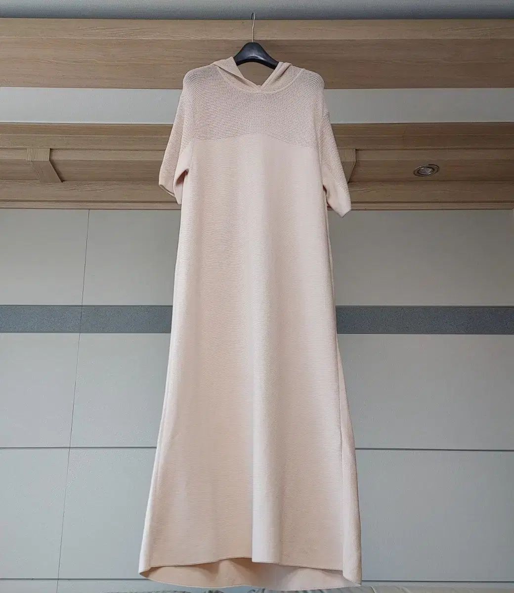 イライ WHOOD KNIT ONE PIECE