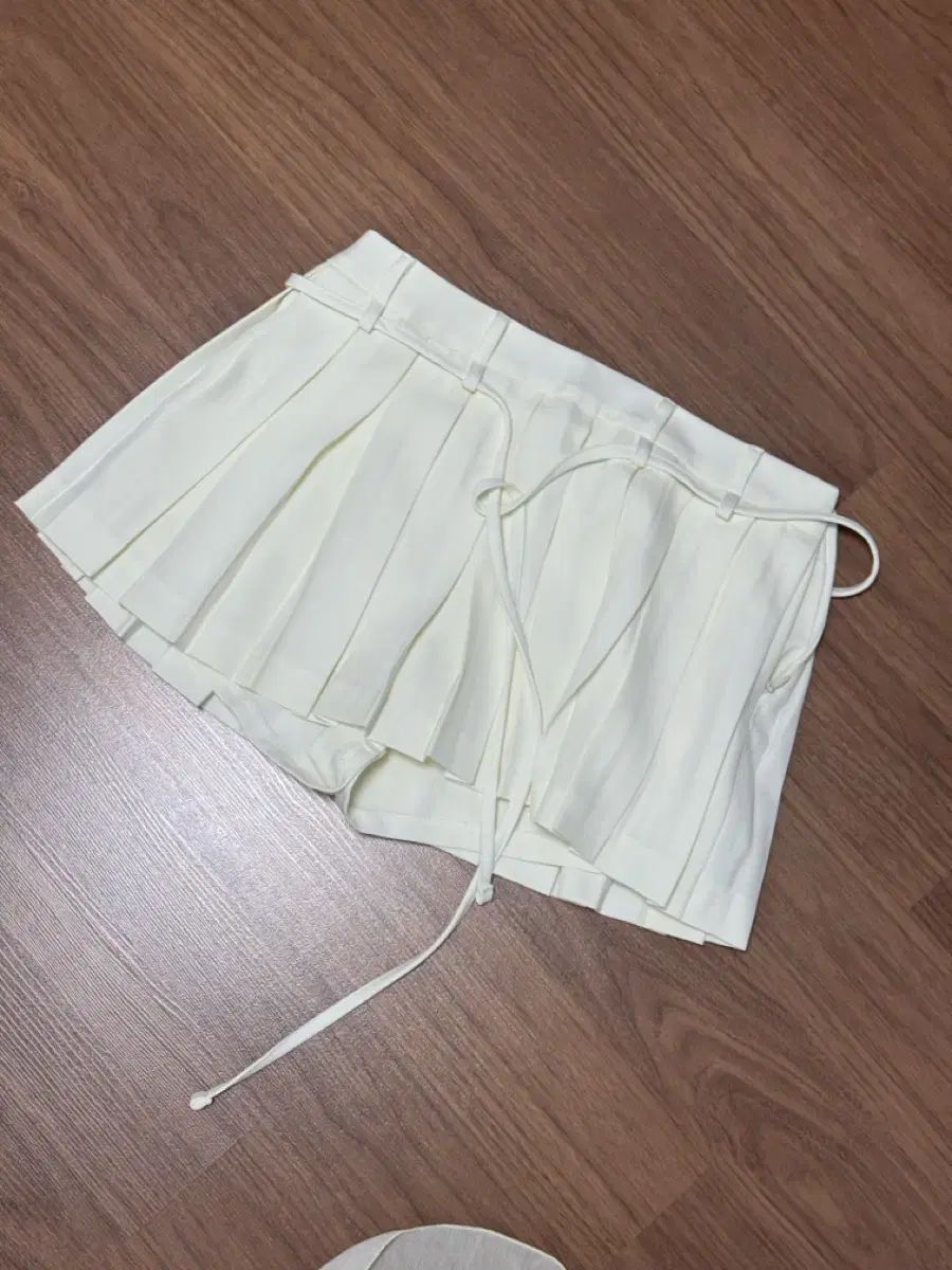 新品廃盤) スリータイムズ チアリー スカート ホワイト