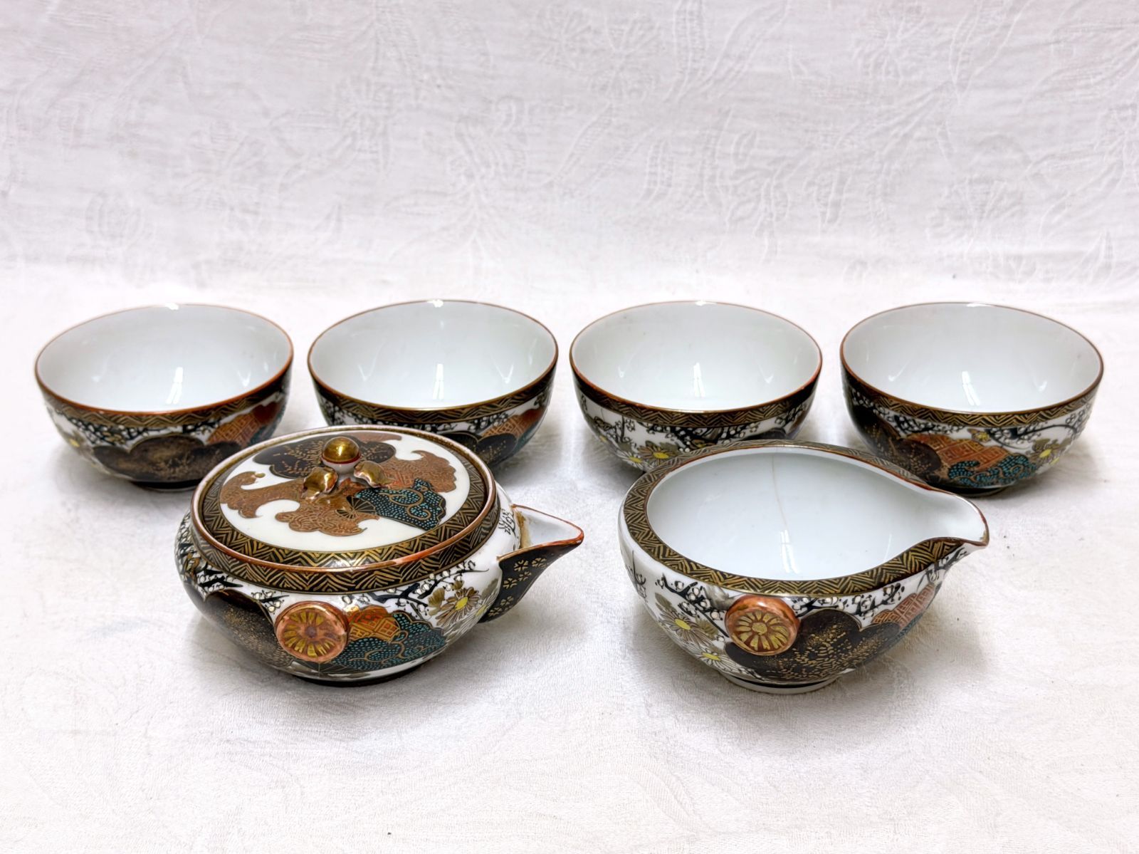 D58 九谷焼 茶器揃 煎茶器 金襴手 煎茶道具 急須 湯冷まし 湯呑4客 時代物 骨董品
