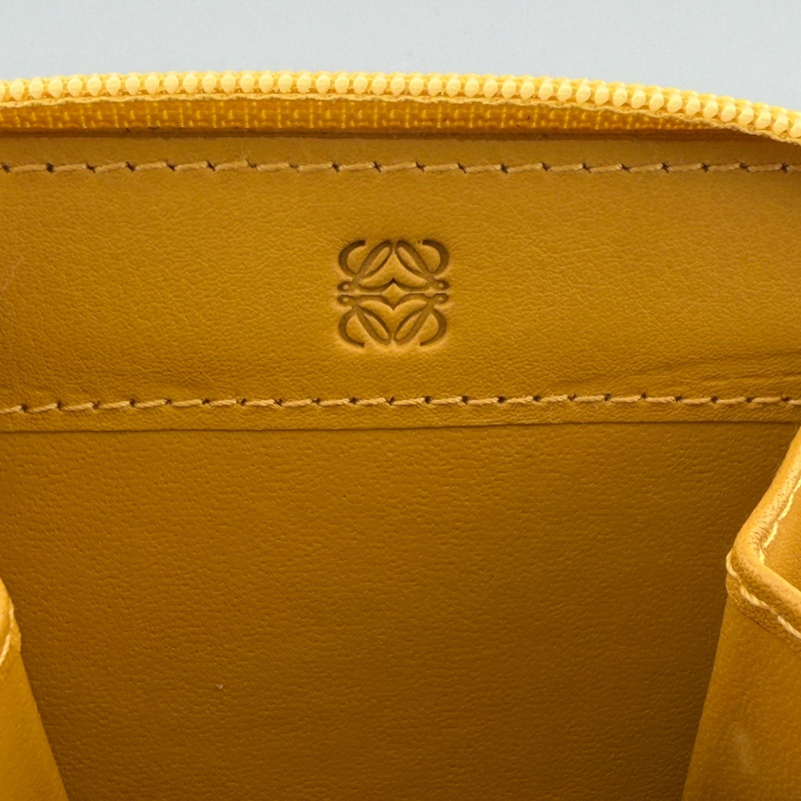 LOEWE ロエベ アナグラム コインケース 小銭入れ イエロー系 美品 