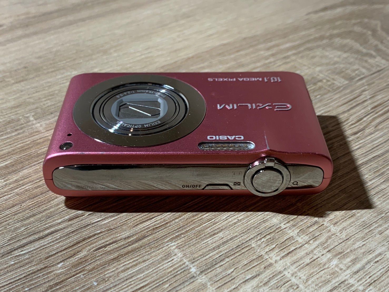 1143 Casio EXILIM EX-Z250 ピンク デジカメ 動作確認済み 訳アリ【ネ 