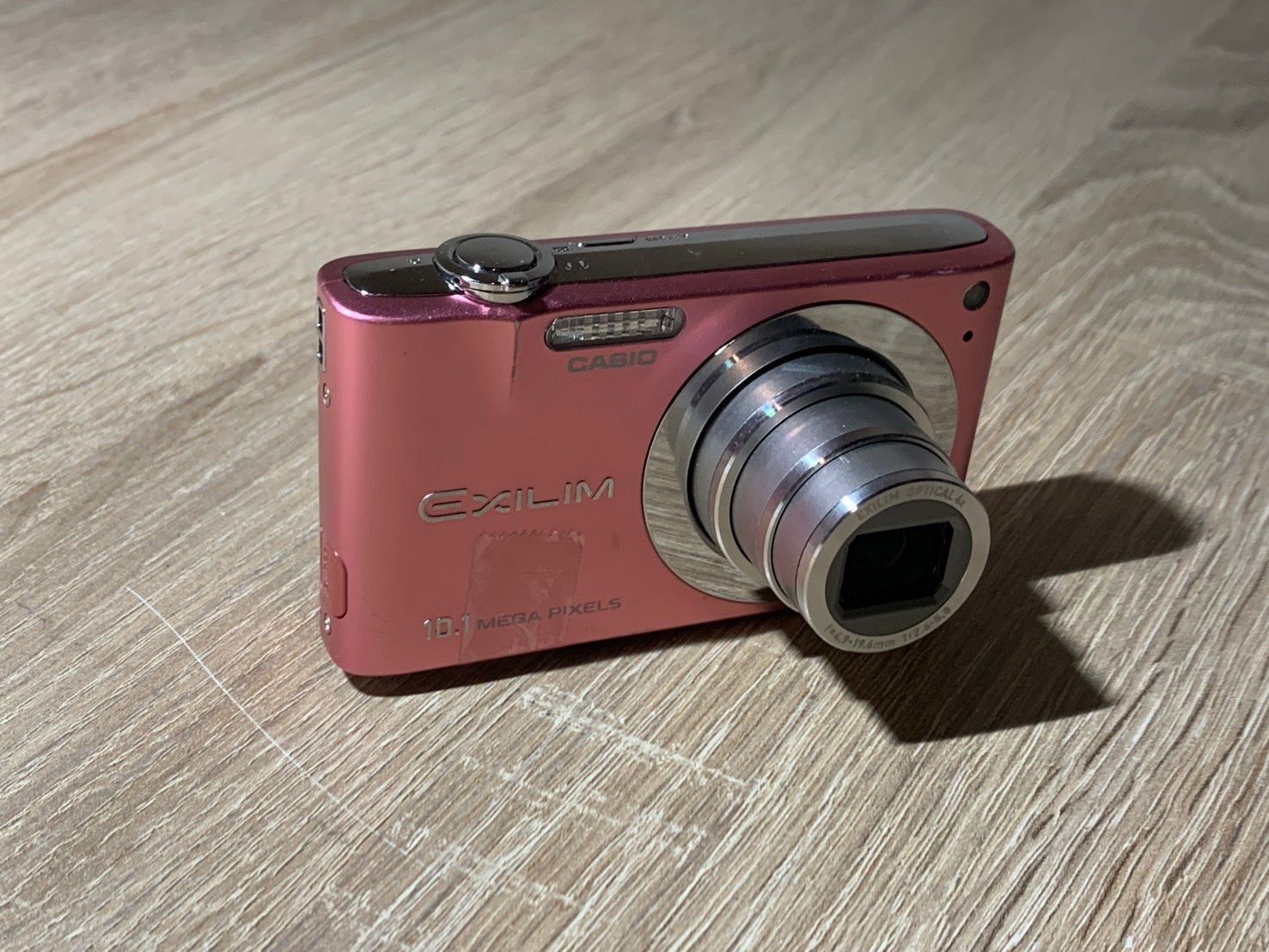 1143 Casio EXILIM EX-Z250 ピンク デジカメ 動作確認済み 訳アリ【ネ
