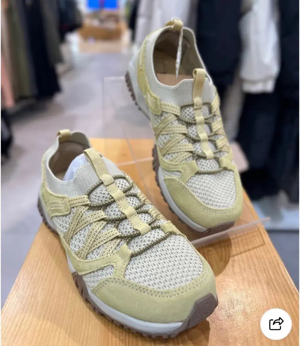 NEPA クララ ハイキング スリッポン 新品 80%割引